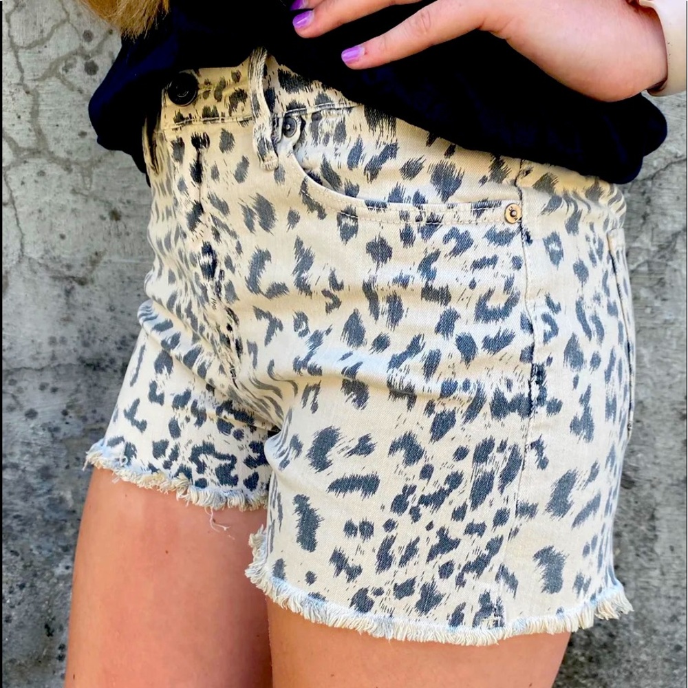 KanCan Cheetah Shorts NWT